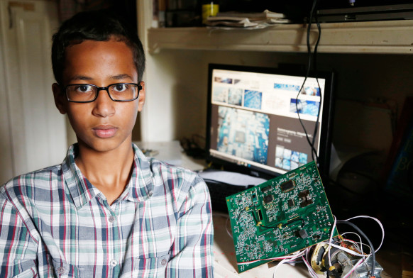 muslimboyhandcuffedformakingclockisguestatgooglesciencefair